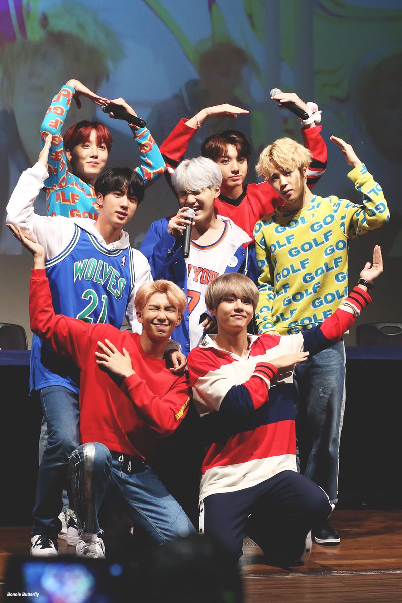 btsmoohourly's tweet photo. 💚 happy valentine's day, armymoos! 💜

#MAMAMOO #마마무 @RBW_MAMAMOO 
#BTS #방탄소년단 @BTS_twt https://t.co/TL0kz30WyJ