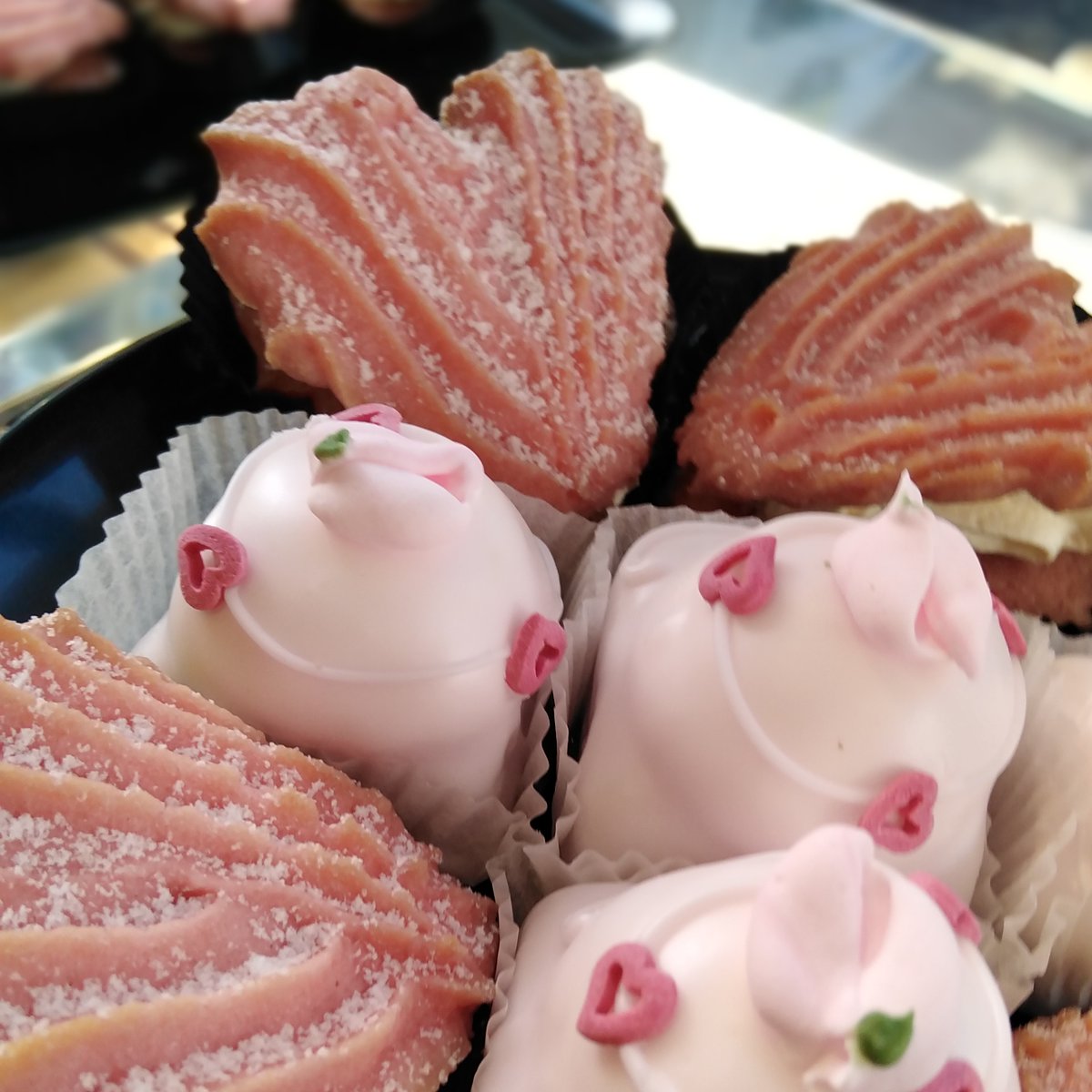 BothamsofWhitby's tweet photo. 💗💗💗 Fancy a Fancy? 💗💗💗

#bestofferyet

Did we mention that we sprinkled them with hearts and sat them next to our delicious Pink Heart Viennese 💗

#skinnerstreet #baxtergate #enterpriseway #sleights #pickering #valentinescake #bothams #valentinesday #lovecake https://t.co/wvhqgLaNBm