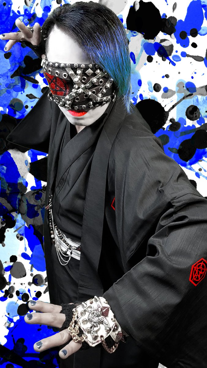 ASHURA_official's tweet photo. 【情報解禁④】
━━━━━━━━━━━━━━
🔥ASHURA 最新アー写公開🔥
■ Bass:狂咲鬼 翔
━━━━━━━━━━━━━━
《Twitter》
@kyoushow_ashura
《YouTube『翔ちゃんねる』》
https://t.co/ii6Zn5P5P4
#ビジュアル系
#V系
#日本
#九州
#長崎
#ASHURA
#狂咲鬼翔 https://t.co/I8BgWlPZHc