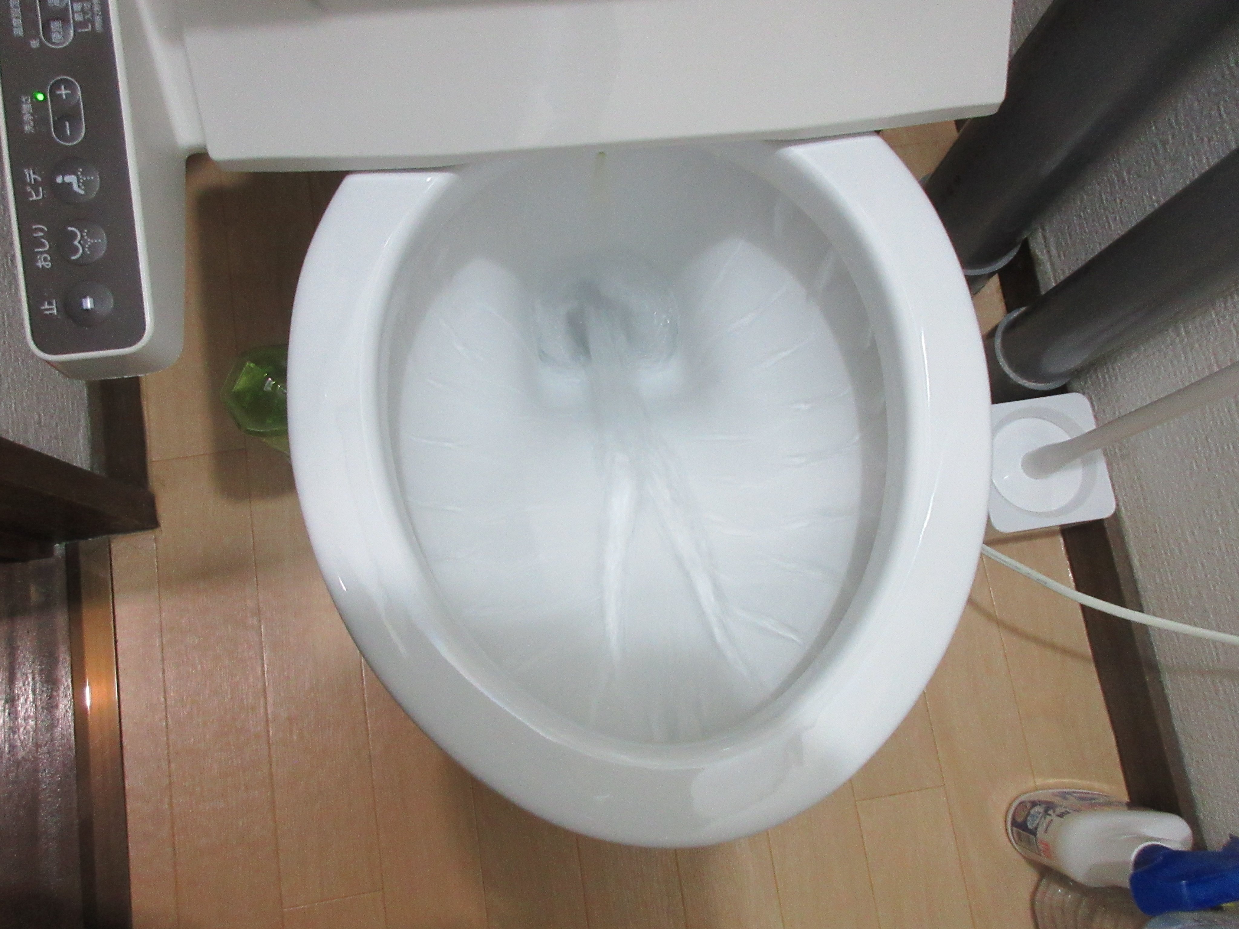 تويتر Atosatu على تويتر Schwer Ergustav あらそうなのですね 実家のトイレは私と両親が選びました 予算もありますし一番出ているモデルが一番安かったしこれで十分だと思いベーシアシャワートイレにしました 実家は 排水芯0ｍｍですので新築用です ピュア