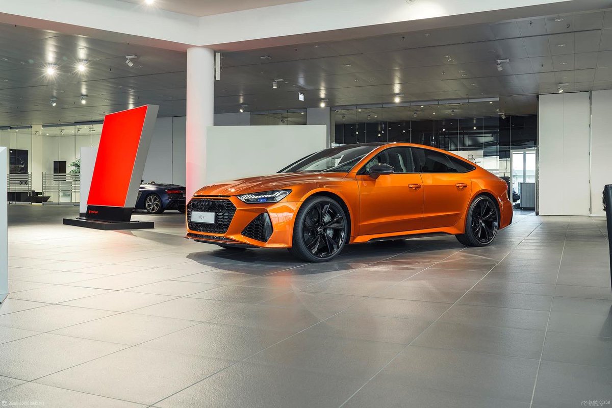 SNABSHOD's tweet photo. Audi RS7 Sportback audi exclusive in Orange Flame Metallic for Audi 
__
@audi_de @audisport #audi #a7 #rs7 #s7 #orangeflame #SNABSHOD #ingolstadt https://t.co/rr7HIXay4d