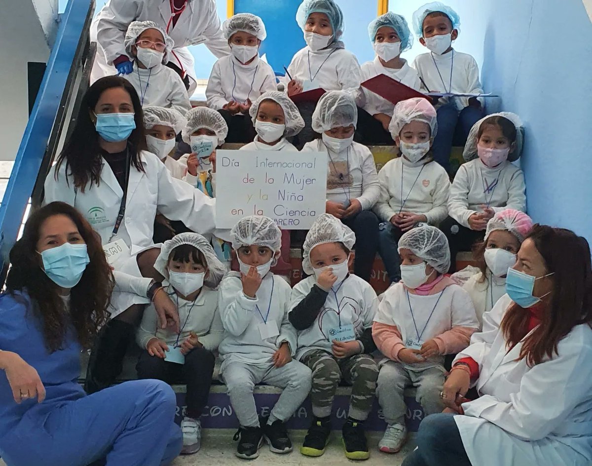 CeipDorantes's tweet photo. Día Internacional de la mujer y la niña en la Ciencia,los más pequeños del cole han osado a involucrarse en un proyecto de investigación sobre frutas Y proyectado un vídeo que han realizado en especial para nuestro cole, cuatro científicas que trabajan en el IBIS de Sevilla https://t.co/k9YgcYra7e