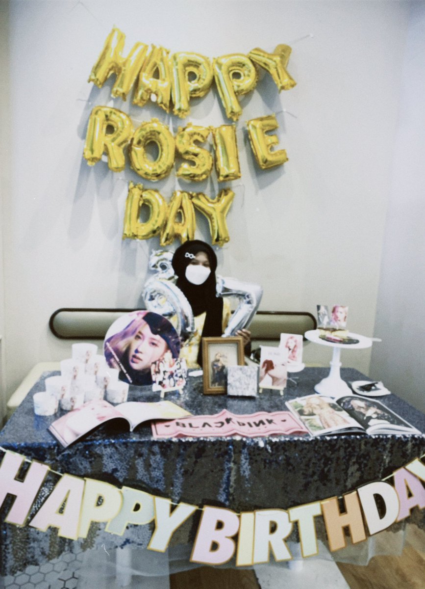 #OurRockstarROSEDay #MYHappyRosieDay
Had a blast organising a birthday event for my beloved girlfriend, Roseanne Park💛