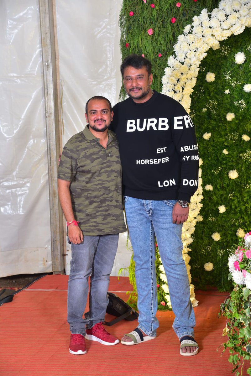 Dcompany171's tweet photo. Happy birthday Anna love u lot
May God bless u
#DBossBirthdayCDP
#Dboss #Kranti https://t.co/TMsixlZ30m