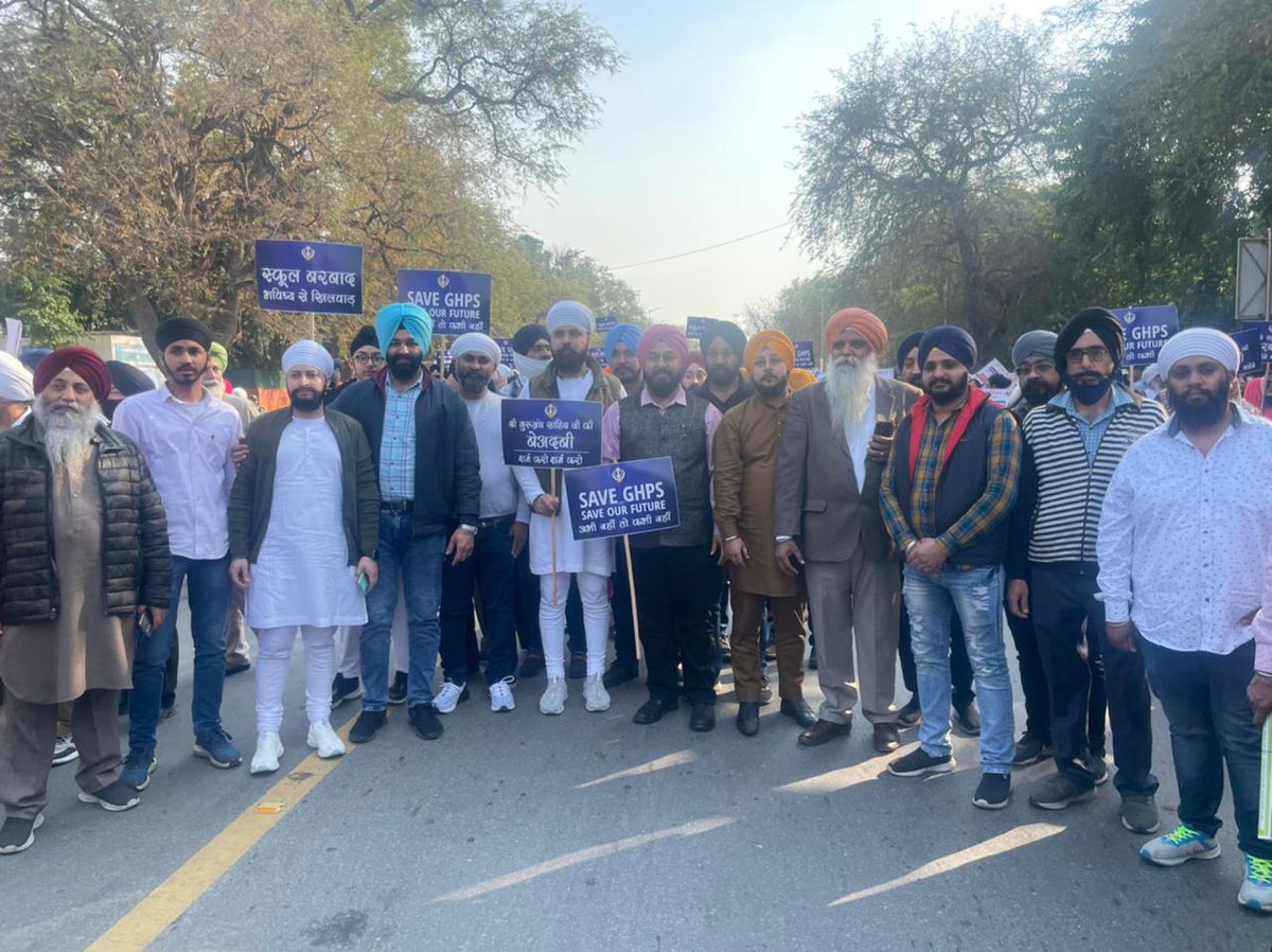 JasmeetArjot's tweet image. " ਅਸੀਂ ਹਮੇਸ਼ਾ ਆਪਣੇ ਪੰਥ ਦੇ ਵਿਸ਼ਵਾਸਾਂ ਨੂੰ ਬਚਾਉਣ ਲਈ ਆਪਣੀ ਆਵਾਜ਼ ਬੁਲੰਦ ਕਰਾਂਗੇ "

ਅਸੀਂ ਆਪਣੇ ਬੱਚਿਆਂ ਦੇ ਸਕੂਲ, ਸੰਗਤਾਂ ਦੀ ਸਿਹਤ ਸੇਵਾਵਾਂ ਨੂੰ ਵੇਚਣ ਨਹੀਂ ਦੇਵਾਂਗੇ ਅਤੇ ਗਲਤ ਦੇ ਵਿਰੁੱਧ ਹੋਵਾਂਗੇ।

#March  #SikhProtest  #SADD  #GurdwaraRakabGanj 
#GurdwaraBanglaSaheb