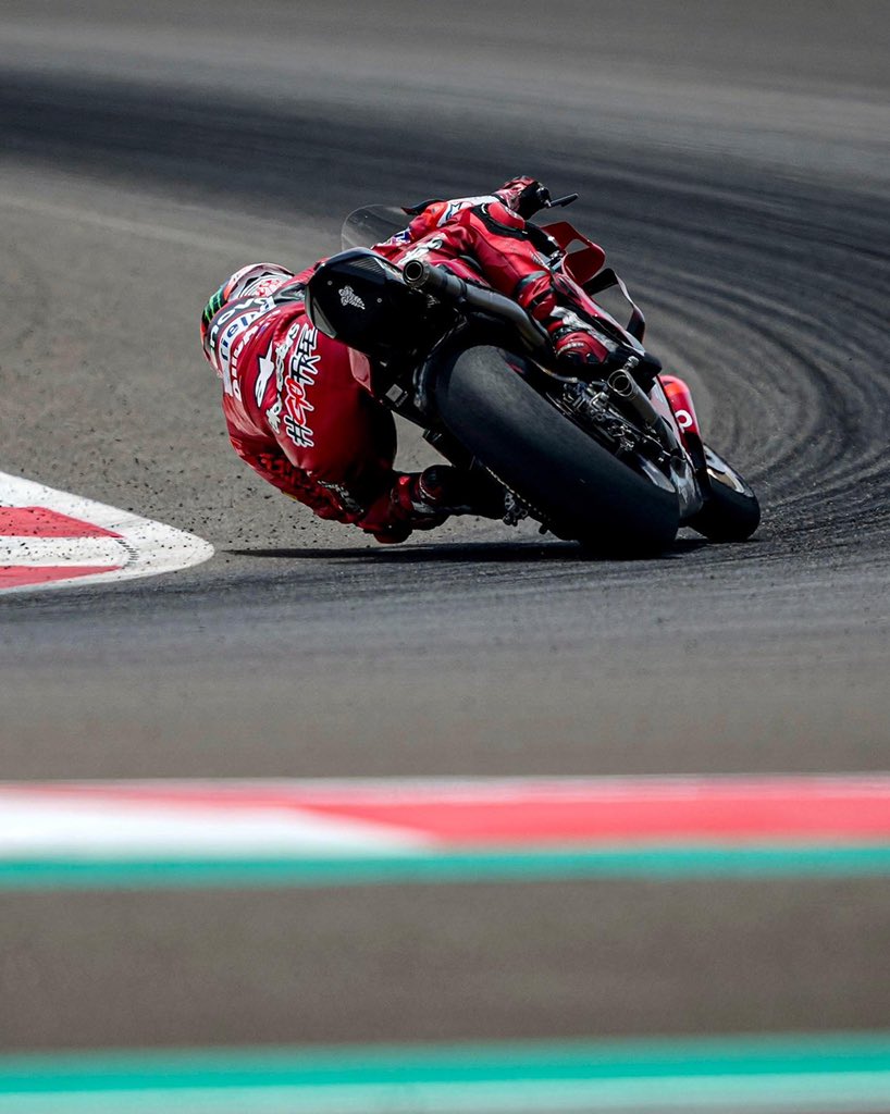 PeccoBagnaia's tweet photo. #MandalikaTest 🇮🇩 

Day 3: P6 (1’31”436) +0.376 
After 215 laps test are over and @ducaticorse really deserve double lasagna 😜 
Ready for Qatar 🇶🇦 and Can’t wait guys 🤟🏻 
#forzaducati #GoFree https://t.co/nlTXwyipKn