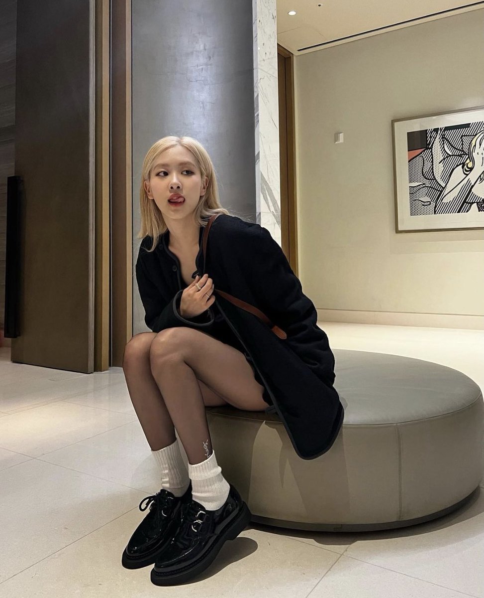 itgirlLJ's tweet photo. rosé’s style>>> https://t.co/g6uObWmypD