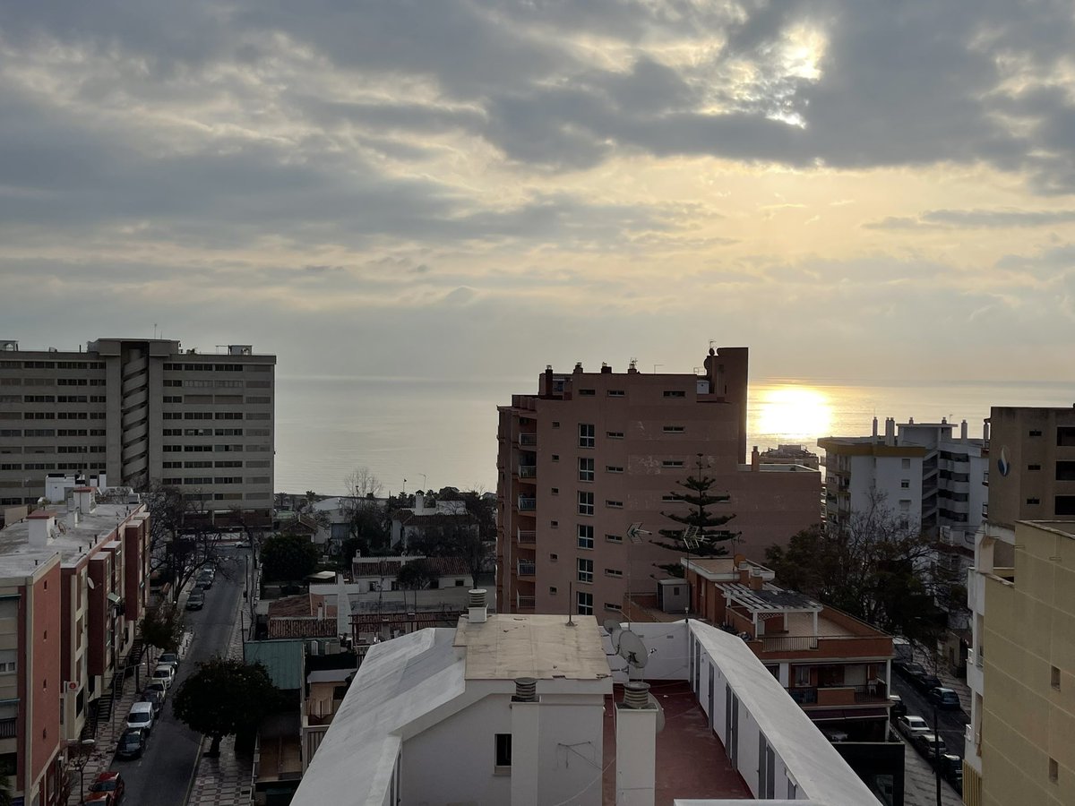 NonoTorres13's tweet photo. Hoy es un día muy especial, cumplo años y doy un pasito más hacia la libertad financiera con la adquisición de estas preciosas vistas en Torremolinos. Os quería dar las gracias a todos los que aportáis valor y habéis puesto el granito de arena para conseguirlo. https://t.co/wEuS9SZOWd