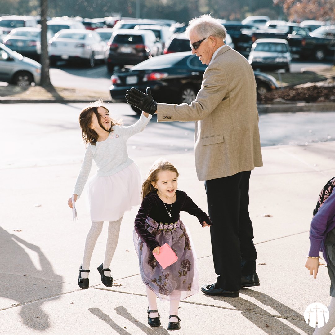 bellevuememphis's tweet photo. Mood walking into church this morning! 🙌
–
Join us for church at 9:15 and 11:00 a.m. You can also join us virtually at https://t.co/BwnrtizKG7. See you soon! https://t.co/cohEkfVcyu