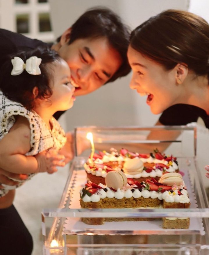 hertalesss's tweet image. it's always a fan girl dream to see their happy ending and it's now happening omg.

happy 10 months old to our fairytale baby! 💗

#McLisse #Felize