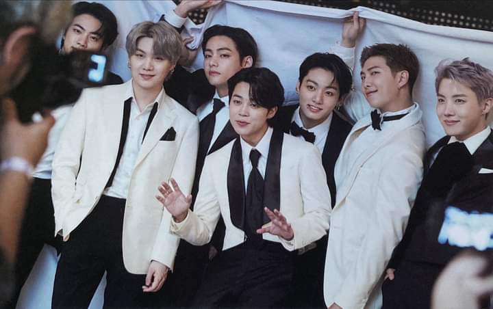 Lovemaze062221's tweet photo. WTS | LFB
#btsthefact #LPMSUpdate as of Feb. 13,2022 10:41 PM
💞We are Re-Opening Slots for Set ‼️ Php 2800
💞BTS 2021 The Fact Photobook Special Edition
(TINGI) FOR SECOND BATCH IS NOW OPEN ‼️‼️‼️
✅ - Available / ❌ - TAKEN
❌OB + PB + Poster - 850
✅✅Bromide - 450 https://t.co/qNcGVLMfbR