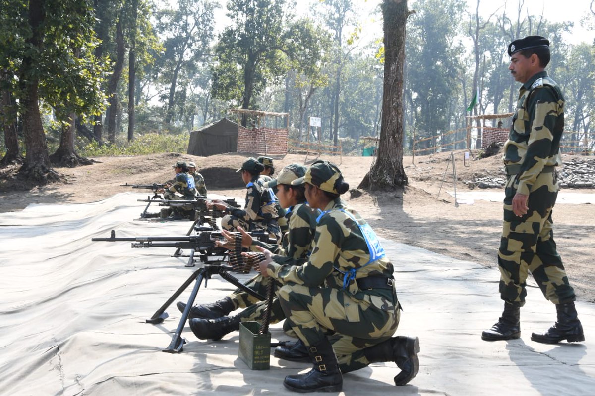 BSFNBFTR's tweet photo. DG BSF took a close stock of various training activities undergoing in STC during his visit.
He interacted with Jawans &amp; Mahila Praharis, directed them to perform their duties with diligence, sincerity &amp; dedication &amp; boosted their morale. (2/2)

#AjeyaPrahari
@BSF_India https://t.co/NnozFRNzYL