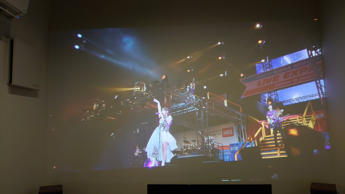 いのしな tweet media