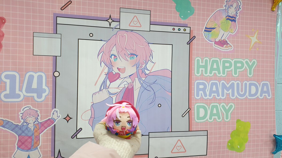 hypmic_yanyan's tweet photo. 🍭라무다 생카 후기 🍭
카페 내부가 라무다로 가득 엄청 이쁘고 귀엽게 꾸며져 있었어요!!🥰 라무다 모찌 누이 뱃지 오비츠 등등 핑크핑크한 굿즈가 많아서 탐이난다 😆 만났던 트친분들 모두 반가웠습니다!! 주최진분들이랑 카페측 모두 수고하셨습니다!!
#생일까지_사탕은_충분해
#HAPPY_RAMUDA_DAY https://t.co/dNXuavF8Zh