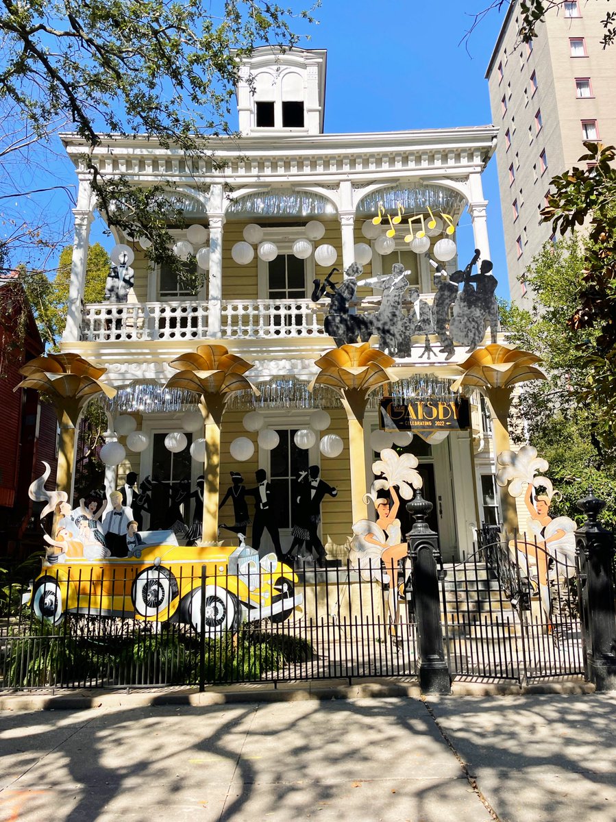 DavidMora's tweet photo. Crazy about The Great Gatsby #HouseFloat on St. Charles Avenue! 

“In his blue gardens men and girls came and went like moths among the whisperings and the champagne and the stars.” – F. Scott Fitzgerald. ✨🍾

🎨 credit: ND Studio

#MardiGras #NewOrleans #OnlyLouisiana https://t.co/u0EUIorjuo