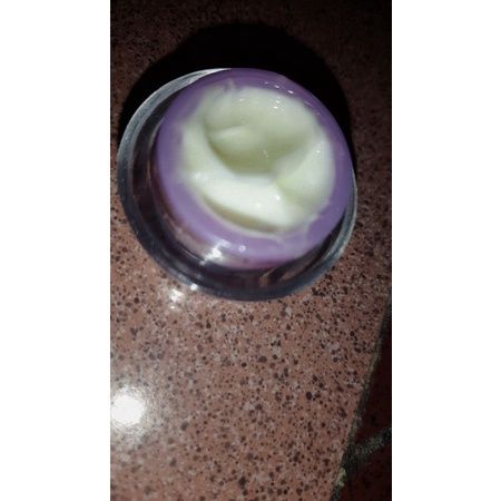 Saya menjual krim malam pemutih seharga Rp40.000. Dapatkan di Shopee sekarang! shopee.co.id/acikomaya03/15… #ShopeeID