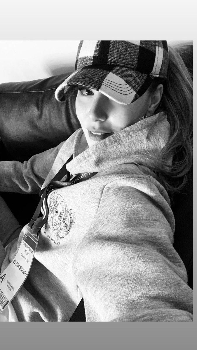 She is so active these days, let's hope she continues and we can see her pretty face 😍

📸 | Elçin Sangu via Instagram Stories (elcinsangu).