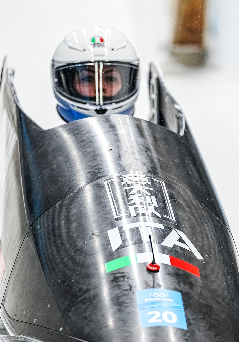 Coninews's tweet photo. Quattordicesima al termine delle prime due run. Giada #Andreutti ha fatto oggi il suo debutto olimpico nel monobob, una delle nuove specialità dei Giochi Invernali di #Beijing2022. 💪🇮🇹
#ItaliaTeam #Bobsleigh @Fisiofficial https://t.co/P7QTGiMvsv