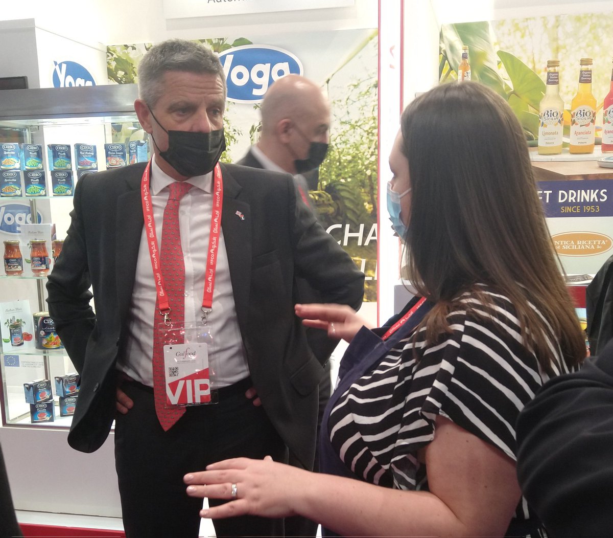 JulietLLawton's tweet photo. It's been a fantastic 1st day at #Gulfood2022 with our delegation of #Midlands companies meeting with the Minister of Export Mike Freer MP and Her Majesty's Trade Commissioner for the Middle East Simon Penney @tradegovuk_EM @tradegovuk_WM @IanH_tradegovuk @SamP_tradegovuk https://t.co/MODOmTB52J