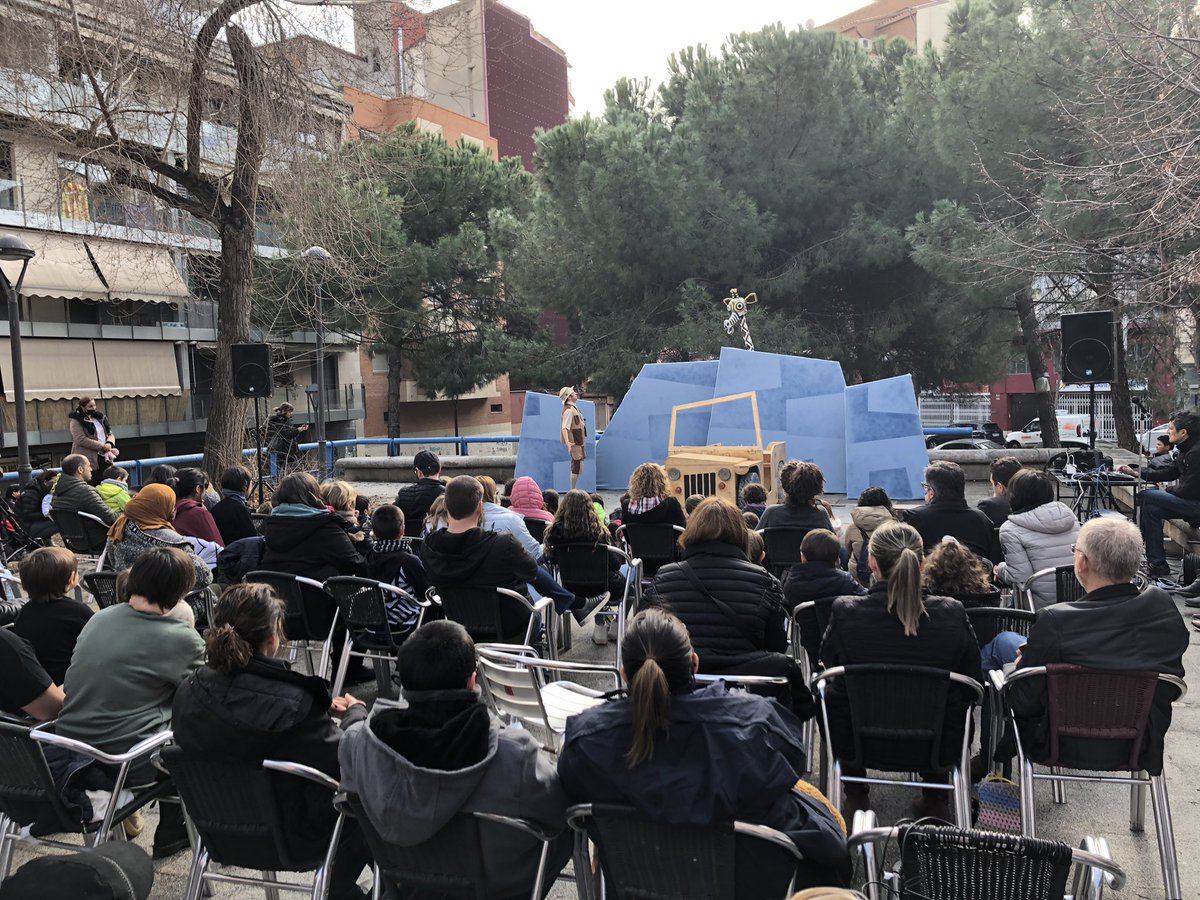 festivalenre9's tweet photo. Ara sí que sí #Enre9 presentat!!! 🤩🤩 

Gràcies a tothom que hi heu assistit, ha set molt 🔝

Ben aviat anirem desvetllant més informació... s'apropen cosetes molt xules a la #zona09 https://t.co/Ee9WVIXibu