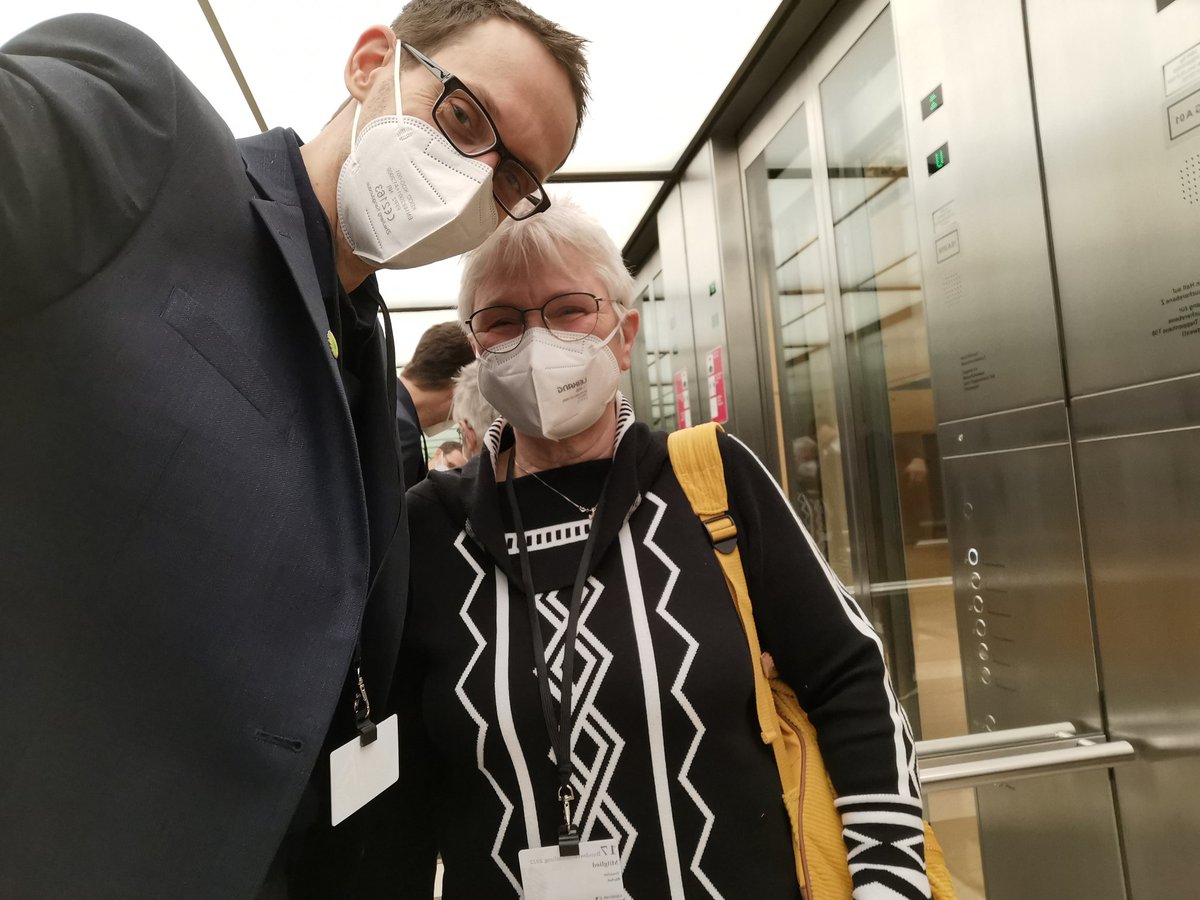 Soeben aufgerufen zur Stimmabgabe bei der #Bundesversammlung : Bärbel Treutler. Es ist uns eine Ehre, dass du uns vertrittst und die bündnisgrüne Delegation aus Brandenburg anführst! #LTBB