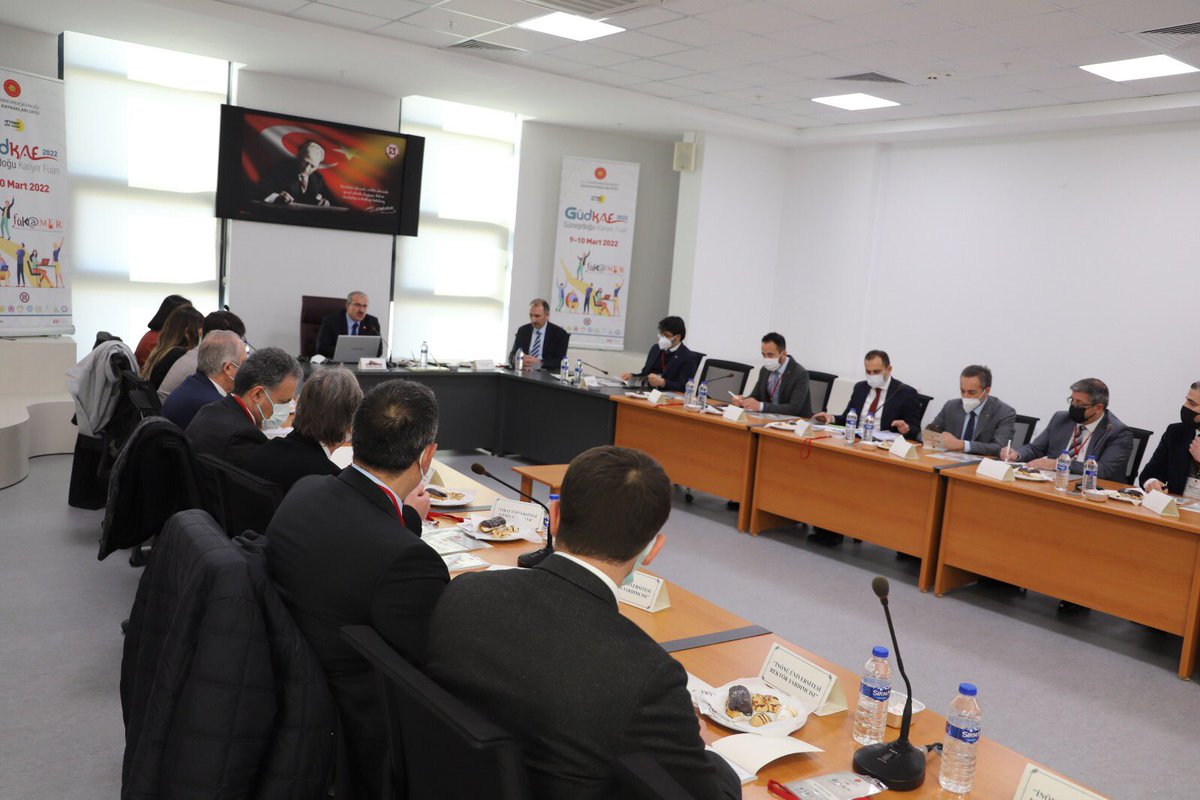 Rektörümüz Sn. Prof. Dr. Ubeyde İPEK, Rektör Yrd. Sn. Prof. Dr. Mustafa DÖRÜCÜ ve Kariyer Merkezi Müdürümüz Sn.Dr. Öğr. Üyesi Serkan GÜNDOĞDU Cumhurbaşkanlığı İnsan Kaynakları Ofisi koordinasyonunda 9- 10 Mart tarihinde gerçekleştirilecek olan Kariyer Fuarı toplantısına  katıldı.