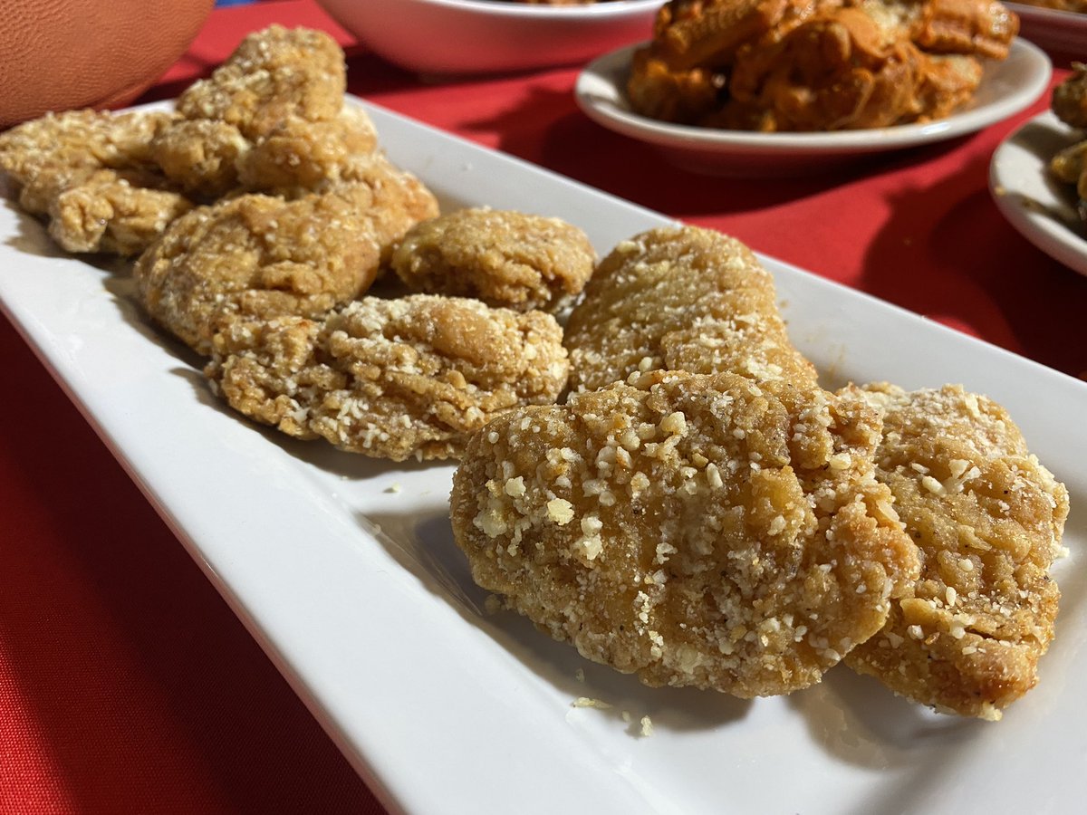 Jenn Schanz (@jennschanznbc) on Twitter photo Working on #SuperBowl Sunday is always easier when youβve got fuel like this β¬οΈπ€€π
Thanks <a href="/detroitwingco/">Detroit Wing Company</a> for hooking us up!
Catch their hot tips for your at-home watch parties coming up on <a href="/wxyzdetroit/">WXYZ Detroit</a> at 8:45 ππΊ Working on #SuperBowl Sunday is always easier when youβve got fuel like this β¬οΈπ€€π
Thanks <a href="/detroitwingco/">Detroit Wing Company</a> for hooking us up!
Catch their hot tips for your at-home watch parties coming up on <a href="/wxyzdetroit/">WXYZ Detroit</a> at 8:45 ππΊ