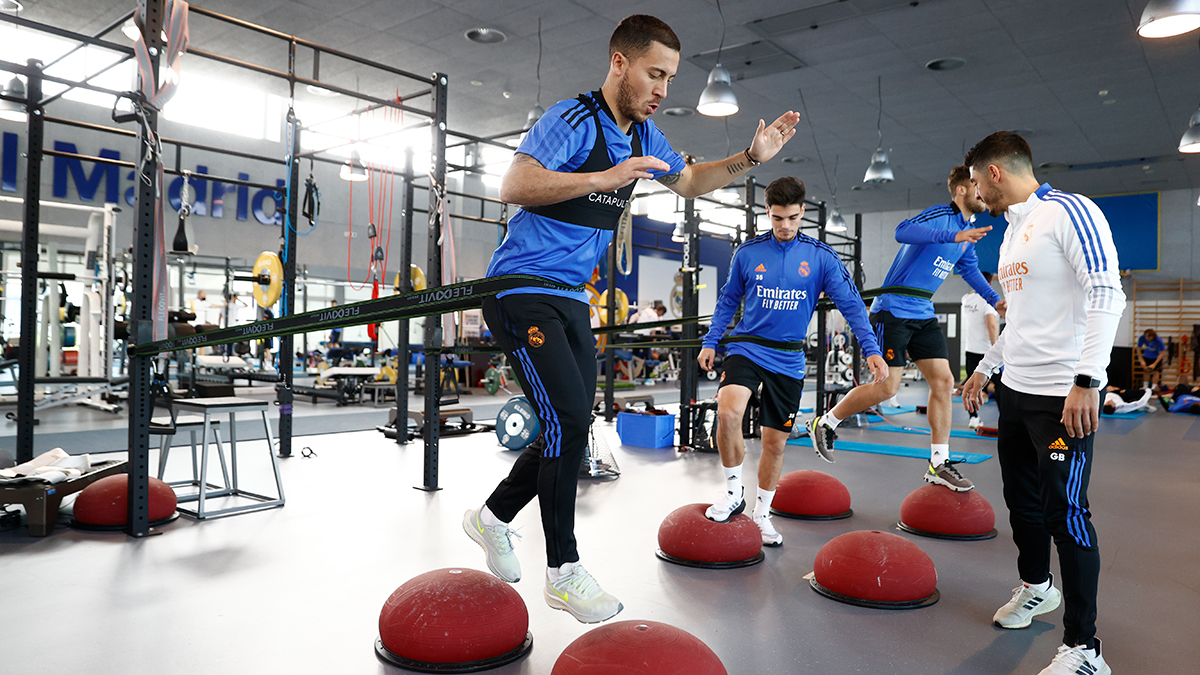 realmadrid's tweet photo. 🔴 #RMCity 🔴 https://t.co/CFAlNPGFJN