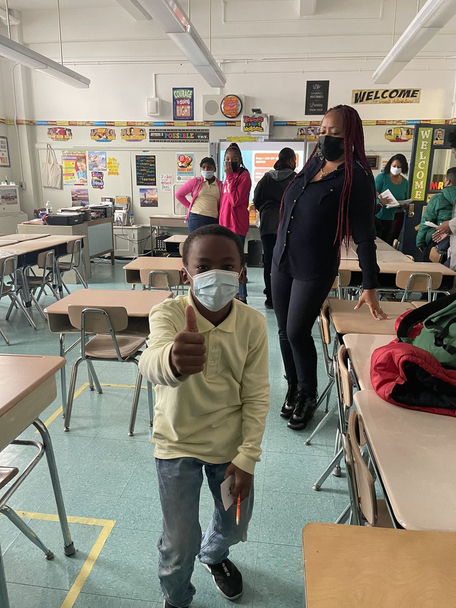 TMairNYC's tweet photo. MTSS Learning Site visits are underway! Nothing better then seeing social emotional academic learning integrated into the classroom. Thank you 29Q118 and QueensSouth for your partnership. #MTSS @EOsyd @NYCSchoolsOSYD @KaplanLasalle @MPattersonNYC @29Q118 @MarkRampersant https://t.co/9kVPzcYBkZ