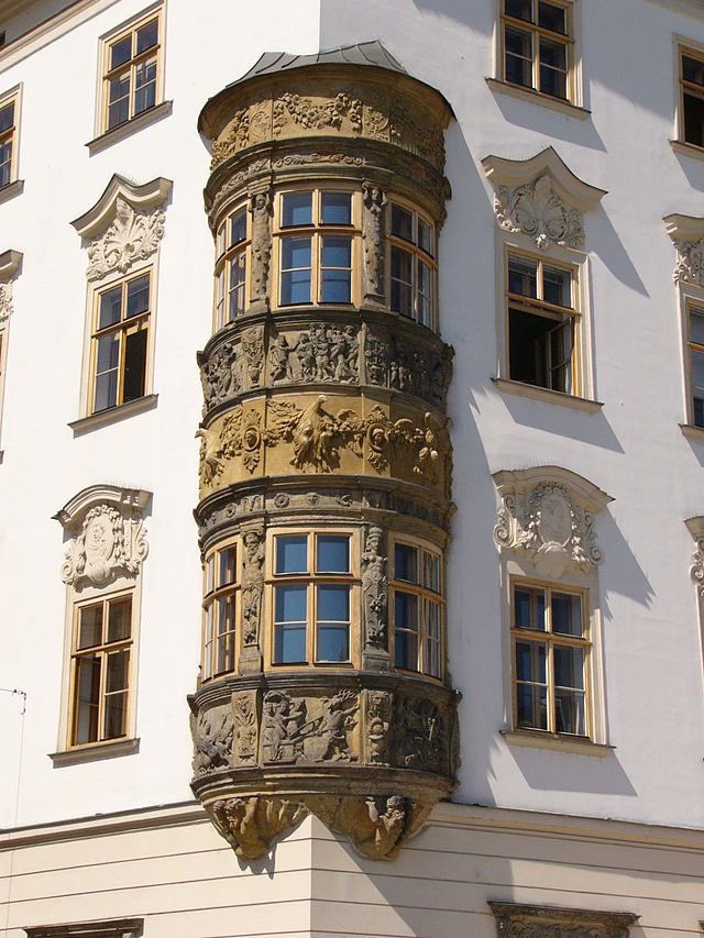 ArchitectureTud's tweet photo. Oriel Window https://t.co/v2y7Hb9dGl