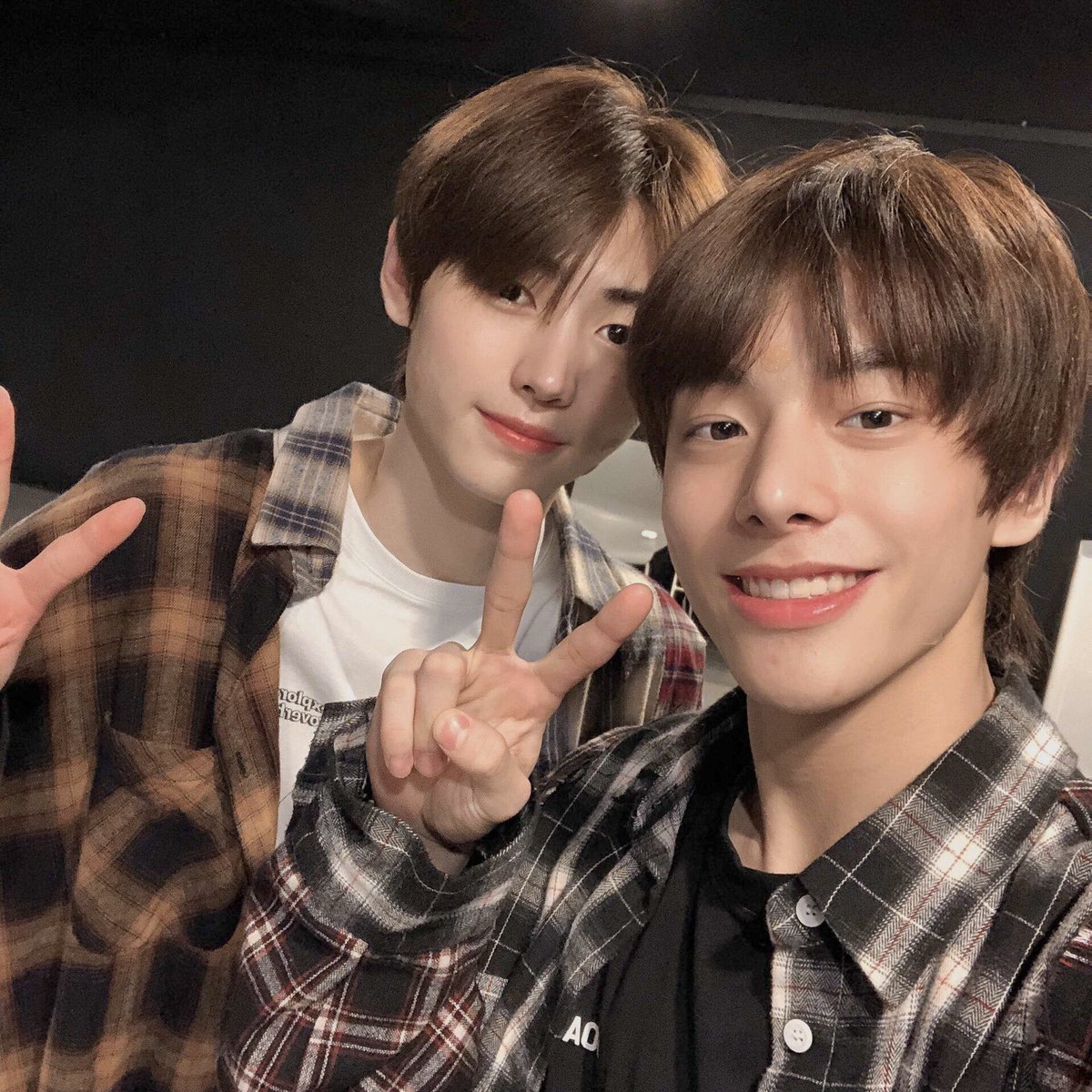 simjake's tweet photo. ㅤ
Finally, the boy that you’ve been missing for came back. Sunghoon didn’t attend our lunch date because he already had a date with his classmates! Imagine how fun it is to meet your classmates after such a long time. Just by thinking about it makes me missed my friends too!
ㅤ https://t.co/px6fZfLq8F