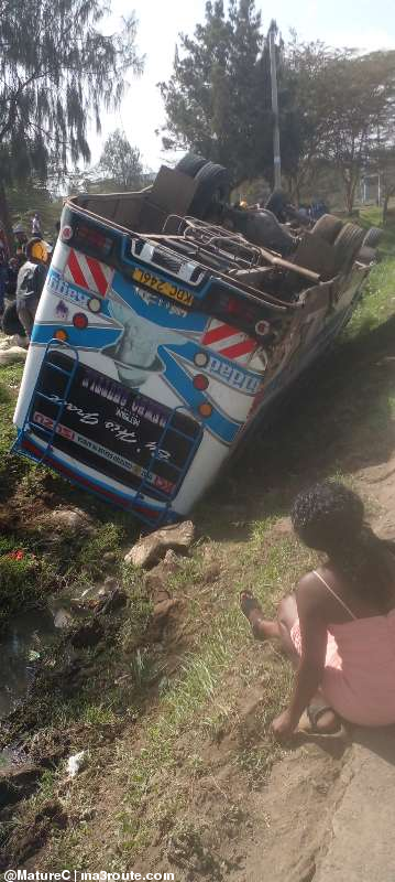 a3Route's tweet photo. 15:57 Happening now! Rembo shuttle full of passengers to the brim! registration No. KDC as u can see overturned along mombasa road next cabanas stage just adjacent to Manchester... several injured...  https://t.co/AqQ7hbPqMA via @MatureC