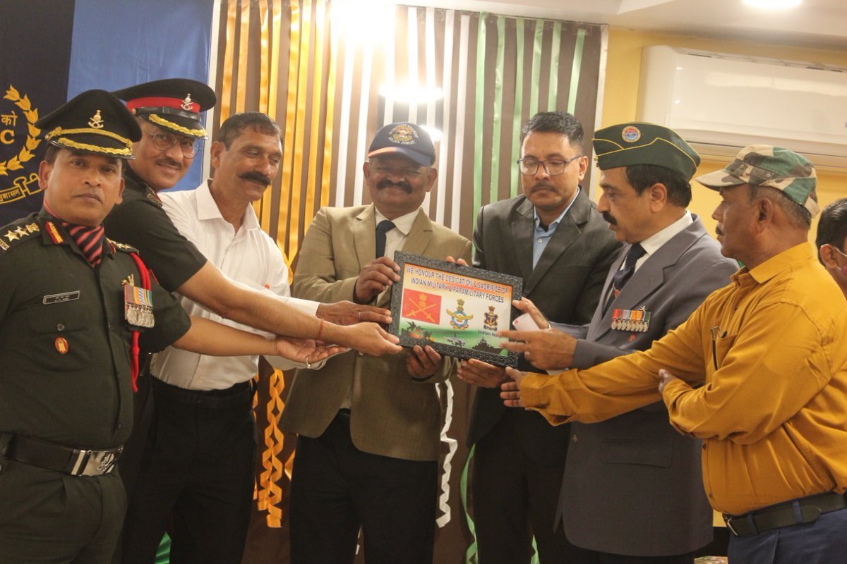 GmuNcc's tweet photo. The event was a great success... With the Veer Nari Smt. Dashndri Oram (wife of Sep. Durga Charan Oram) and Officiating Commander, Sambalpur Group Col. G. Pandey, Col. P. K. Panda(National Secretary-Akhil Bharatiya Poorva Sainik Seva Parishad), Commanding Officer 5(O) Bn, NCC,SBP https://t.co/dmnTxF3utw