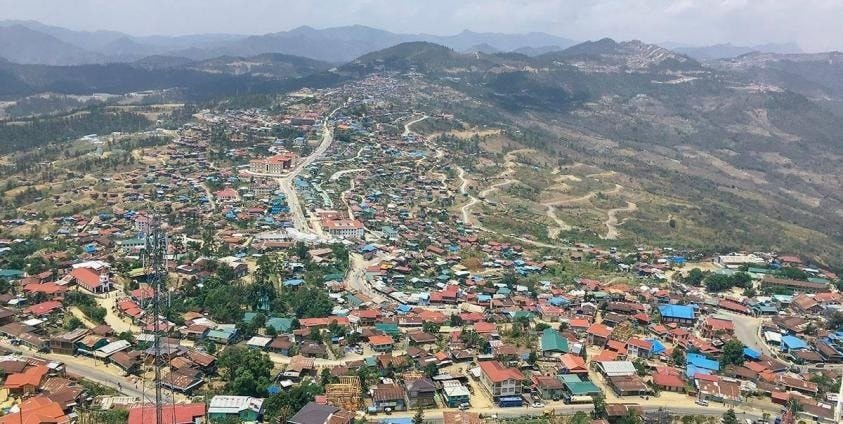 According to the Initial Reports, at least 2 civilians were Unlawfully Abducted by Military Terrorists for no apparent reason after the explosion at a Junta's office in #Hakha, Chin State at around 8-9pm on Feb 12.
#2022Feb13Coup 
#WhatsHappeningInMyanmar 
#ReleaseTheDetainees