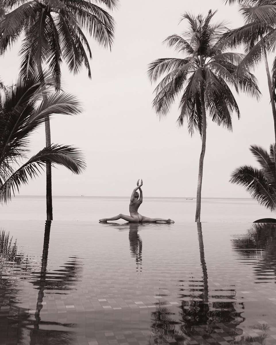 NudeYogaGirl's tweet photo. Gm everyone!👇✨ https://t.co/FeB1ayEXVz