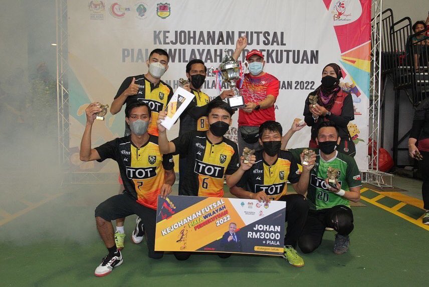 kwp_my's tweet photo. Johan futsal telah pun diumumkan petang tadi dalam pusingan akhir Kejohanan Futsal Piala Wilayah Persekutuan. Hebat-hebat belaka pesaing yang menyertai kejohanan kita tahun ini. Semoga dapat berjumpa dan bersaing lagi di masa hadapan! 😍

#SHWP2022 
#WilayahKita 
#OurCityOurHome https://t.co/jQaZPIDcbJ