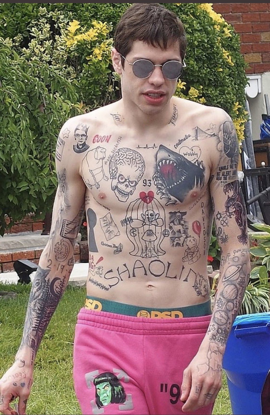 Pete Davidson торс