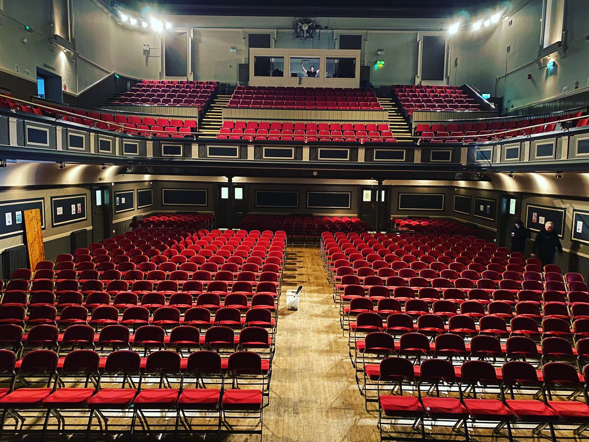 Set up at the lovely Parr Hall #warrington…
#LoveMyJob💗

#exciting #science #live #theatre #tour #uk #interactive #presenters #Bedfordshire #boys #girls #grownups #all #fun #experience #best #no1 #different #day #family #party #mustsee