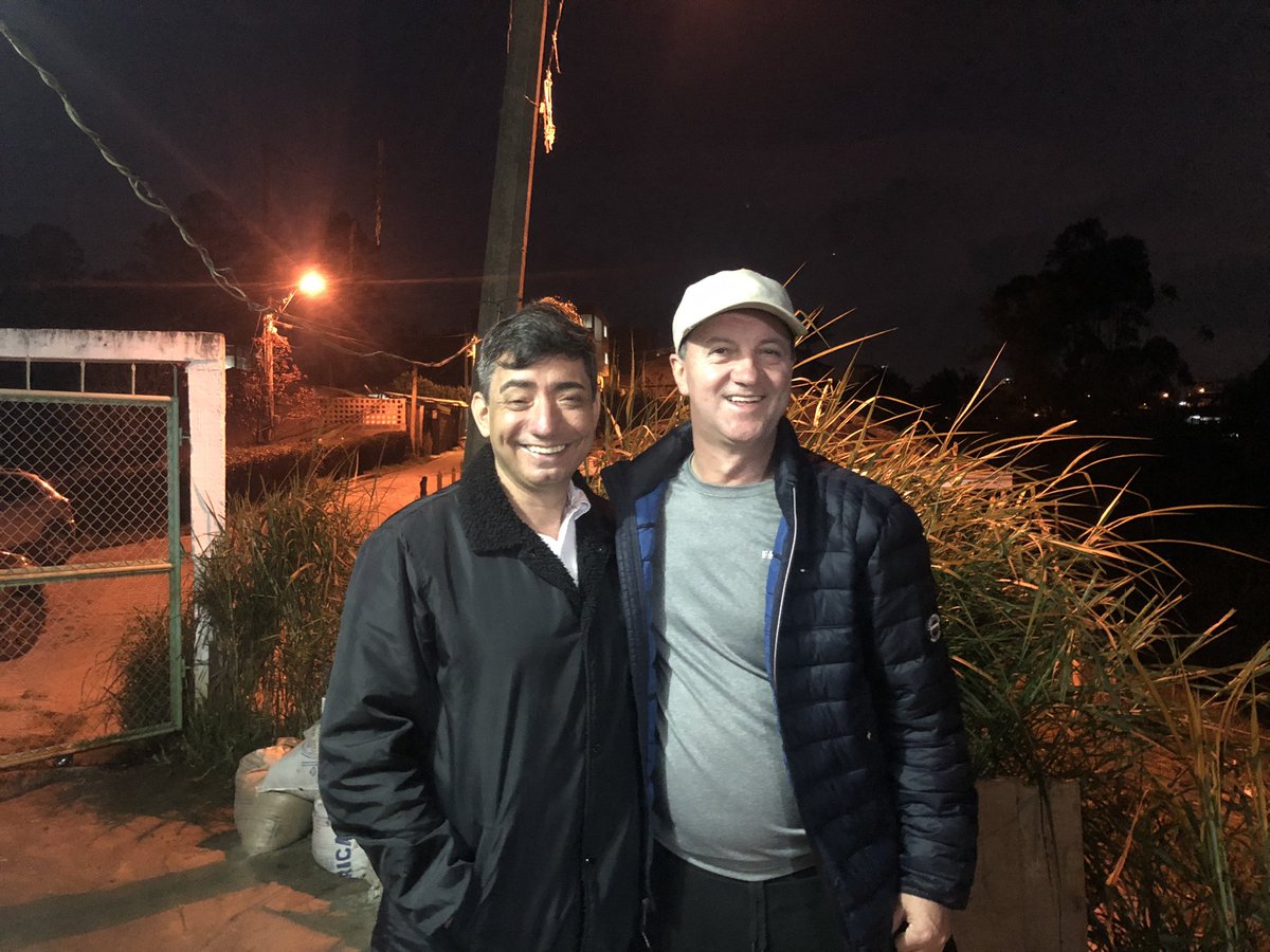 GermanCarvajal's tweet photo. Un encuentro con @saulogarcia en el mismo lugar donde hace 40 años hicimos las primeras #Trovas #LosMarinillos https://t.co/1l0YtpryDg