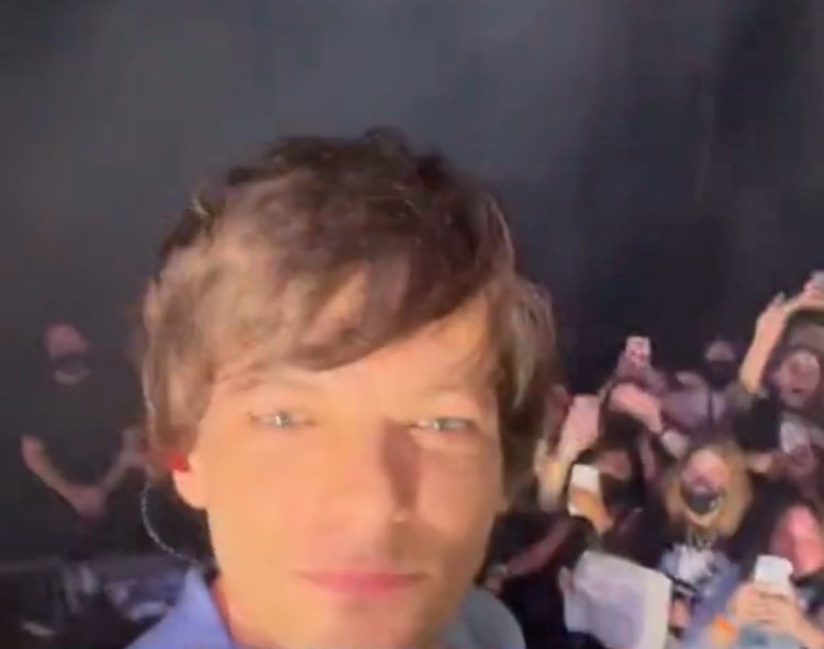 LOUISARCHlVE's tweet photo. HIS EYES !!! https://t.co/6EUylZpzv7