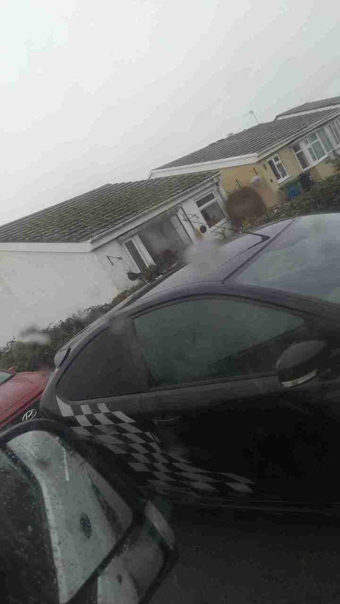 RuthHGoode's tweet photo. @DPDgroup_news fancy delivering parcels rather than sending drivers on a day trip to take pictures from the warm, dry cab of their van? Even better would be if they took pictures of the right road. Sort it out, you’ve had one complaint from us already… #LazyLuke #Tywyn https://t.co/fxKYfbx5Ie