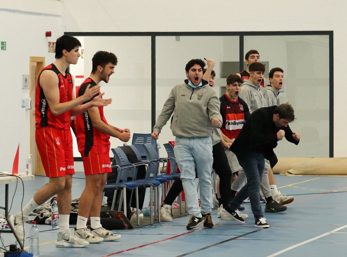 BaseFCBG's tweet photo. 🙌 ¡FINAL! ¡FINAL EN VEGAS DEL GENIL!
😍 ¡QUÉ VICTORIA DE NUESTROS CHICOS!
👉 @AytoVegasGenil FCBG 83-80 @cbbaza.
💪 ¡Líderes en solitario del grupo en la #N1! https://t.co/NejlW1bRxj