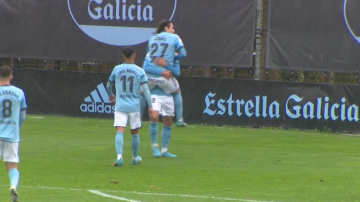 EnXogoG's tweet photo. ✅ Terceiro triunfo consecutivo
🔟goles a favor
✅ Terceiros na clasificación

A @CanteiraCeleste comezou 2022 de xeito espectacular ‼️ 

⚽️ @gabriveiga10 x2 e @miguelrguezzv como líderes 

O resumo 👉https://t.co/BZf4WSuYFE https://t.co/GhR0Pr4RA9
