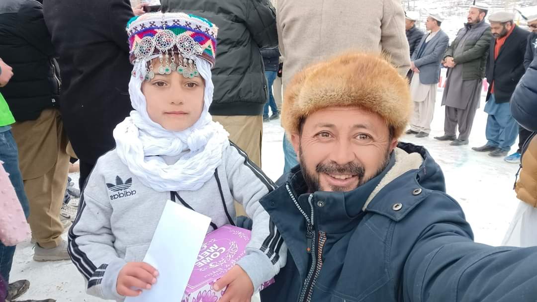 SajidMir_Pak's tweet photo. #NagarWinterSportsFestival ended today at #HoperValley. Presence of #provincial_cabinet, #journalists and young angel #Mahnoor made event colorful. 
Particularly #DCNagar Zaid role remained vital to make event successful. 
@jamilnagri 
@JavaidManwa 
@DCNagarGB
#GilgitBaltistan https://t.co/9Bd5jFsLwZ