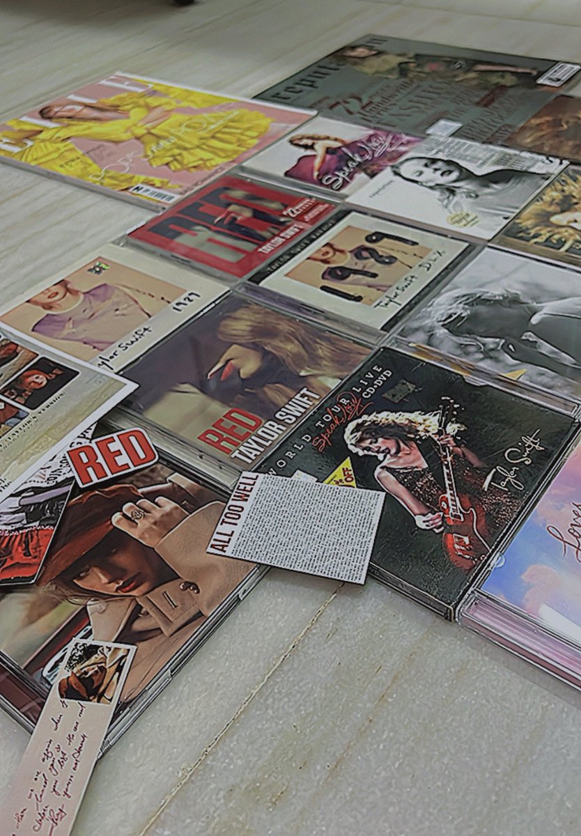 Cafecoffeeswift's tweet photo. @taylorswift13 I have always loved you, been in this journey with you since last 6 years and never have I once regretted it, it took a little time but I finally have them, your versions. You are the best idol I heart you ❤️ 

#TaylorsVersion #TaylorSwift https://t.co/oMBWA3LVy3