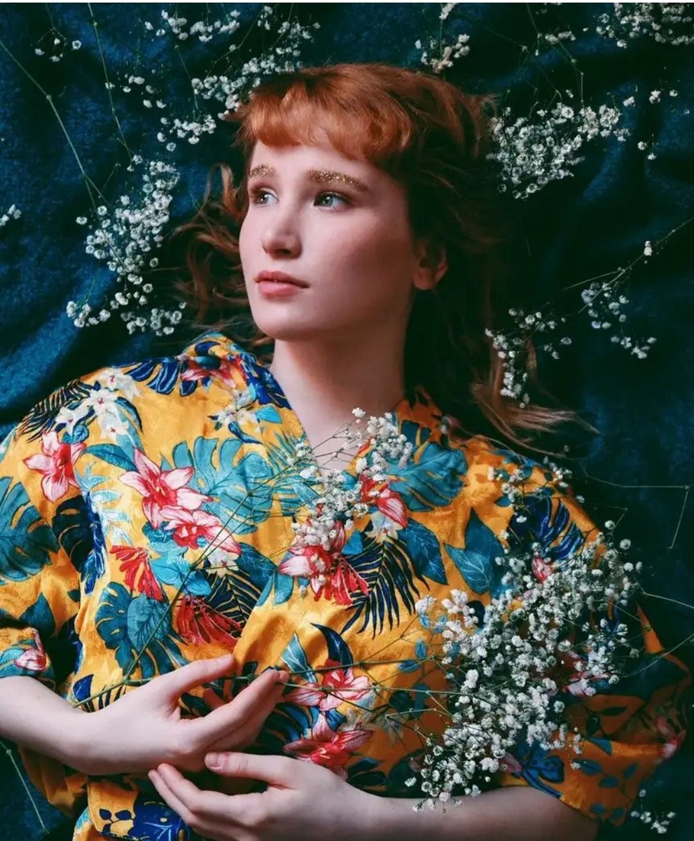 Певица мане. Монеточка певица. Монеточка певица 2022. Монеточка какой жанр. Монеточка какой жанр.