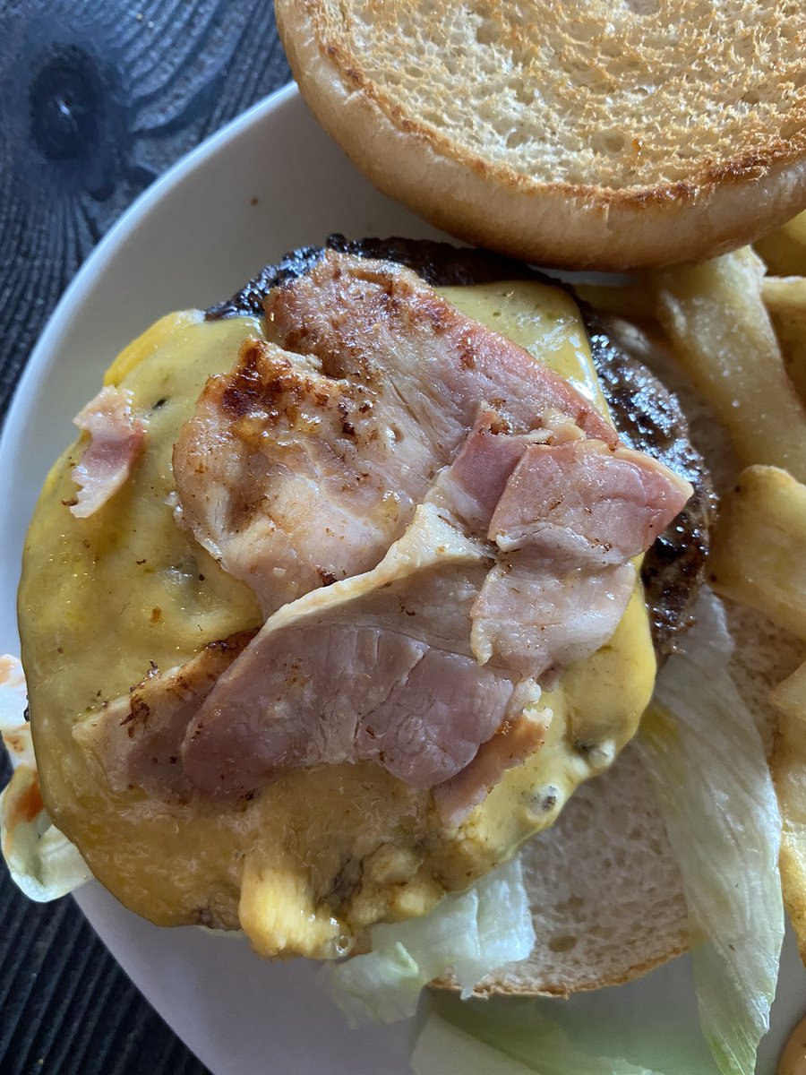 Courtney Fingar tweet media