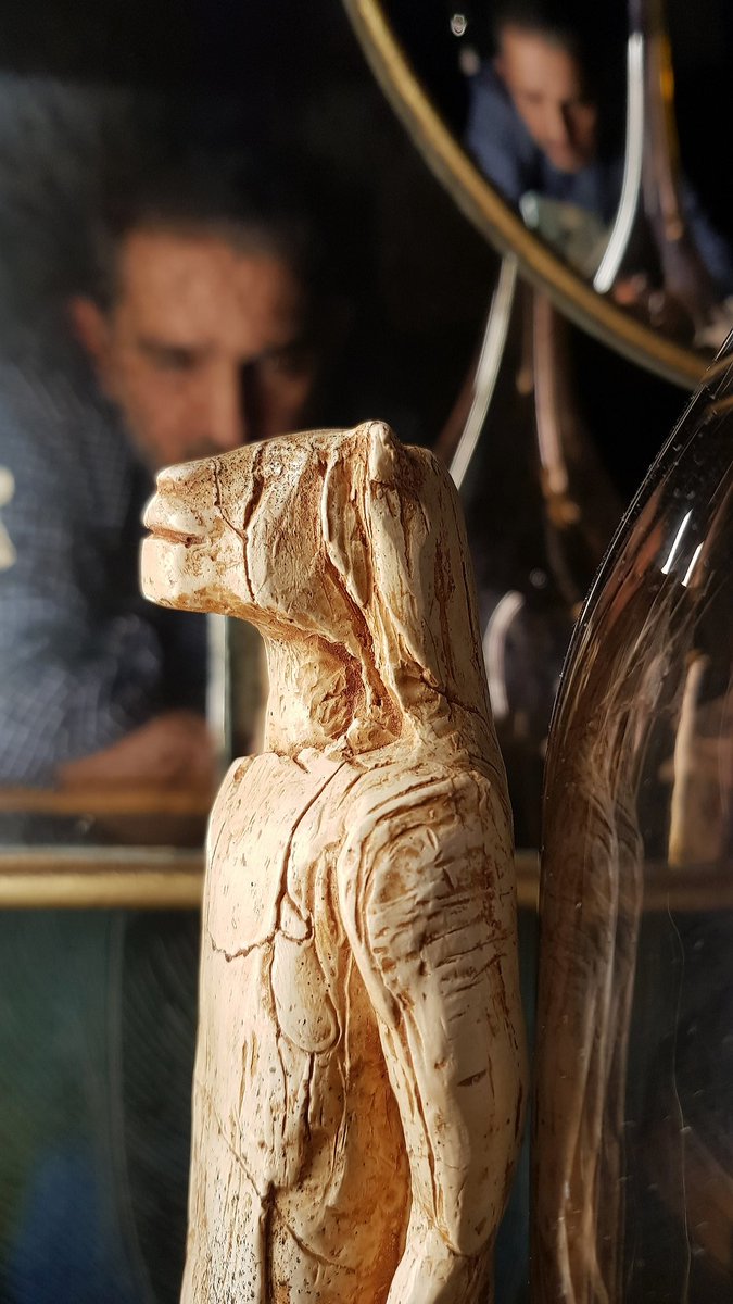 luqueco's tweet image. ¿El primer superhéroe de la historia? En su libro La Conquista del Lenguaje (@ShackletonBooks 2020), @xurxomar cuenta que el hombre león es el primer ser imaginario documentado, un Marvel de 35.000 años que hoy  tengo en la mano gracias a @paleorama: paleomanias.com/es/paleolitico…