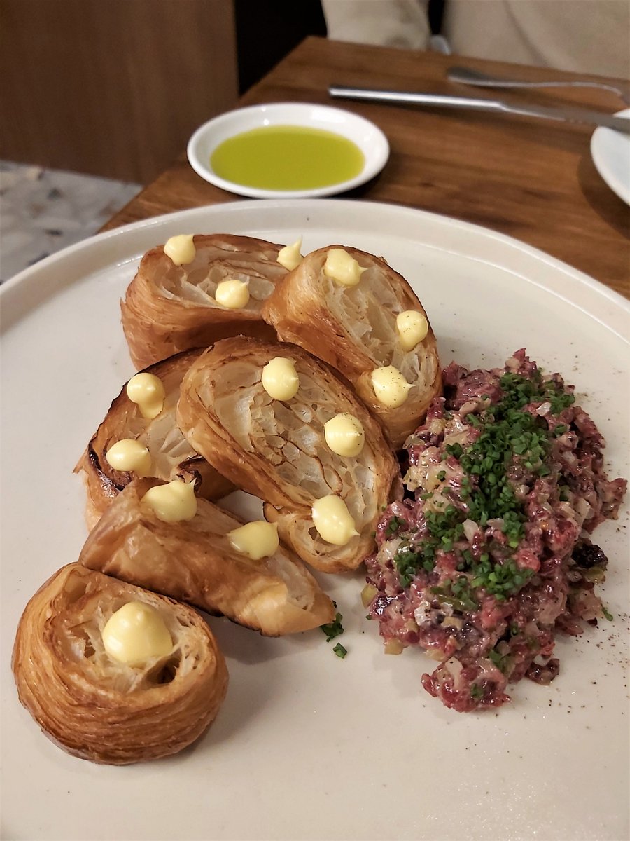 NUEVO POST Comparte Bistró: " Cuando Cádiz encuentra a Francia". Alma gaditana y francesa en un coqueto local con una cocina de mercado y mucho fondo. Muy recomendable. 
complicidadgastronomica.es/2022/02/compar…