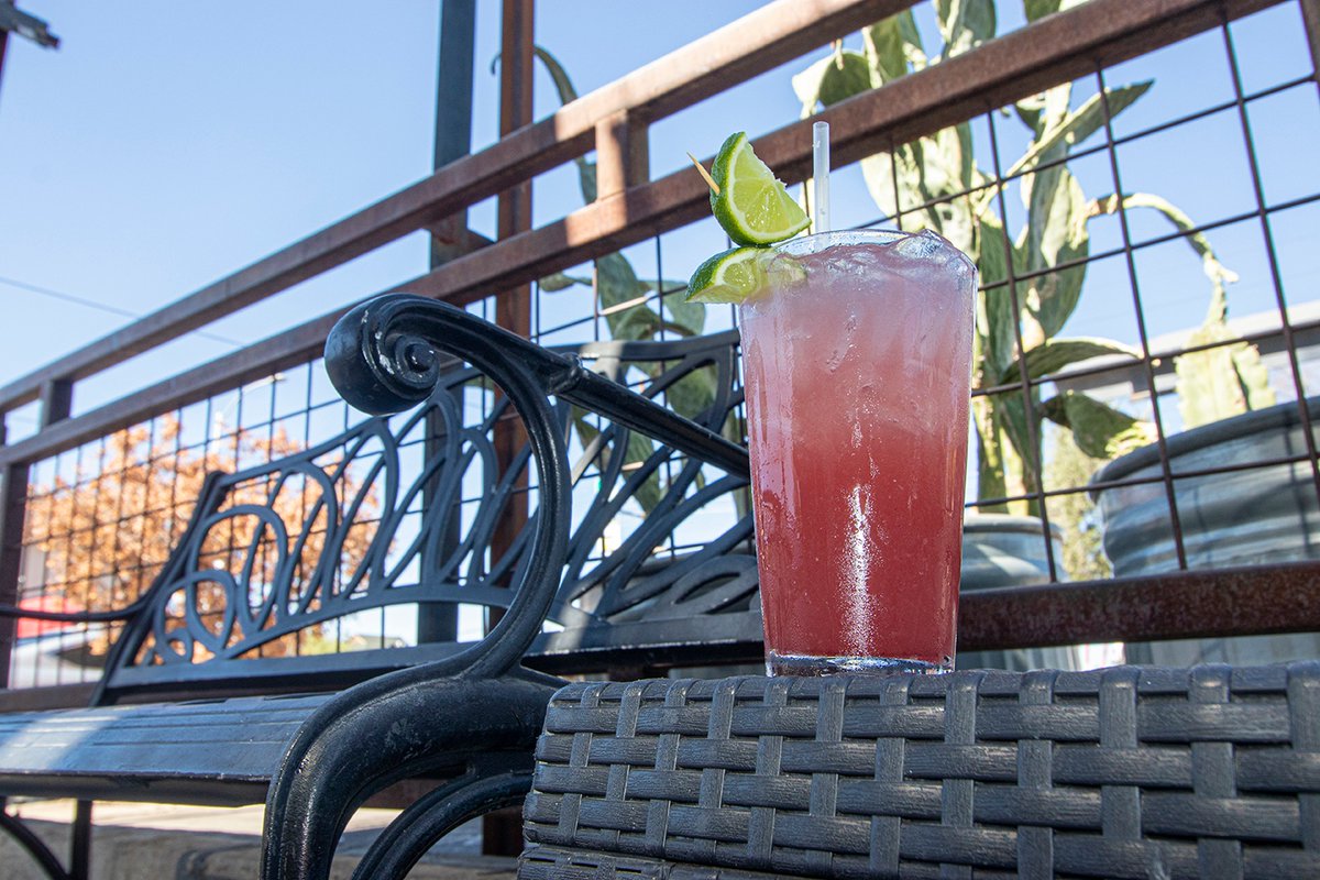 #HappyHour Specials from 4pm-7pm and get $1 Off Wells &amp; $1 Off Drafts! EVERYDAY! ✨

#skybartucson #4thavetucson #tucson #tucsonhappyhour
